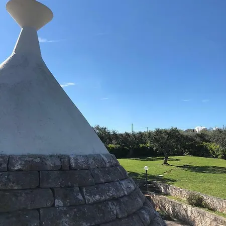 Trulli Gemelli Locorotondo