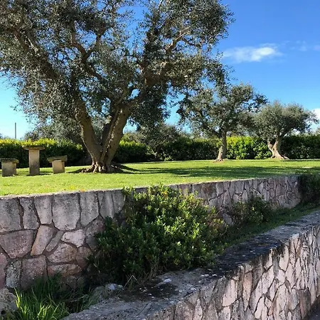 Trulli Gemelli * Locorotondo